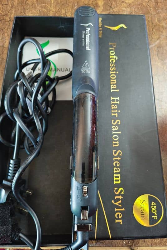 Original steam straightener available in very good condition 2