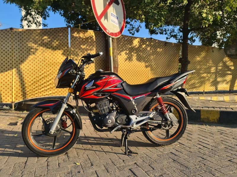 Honda cb150f 1