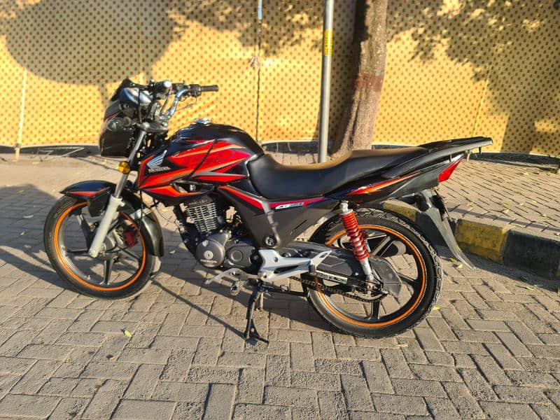 Honda cb150f 7