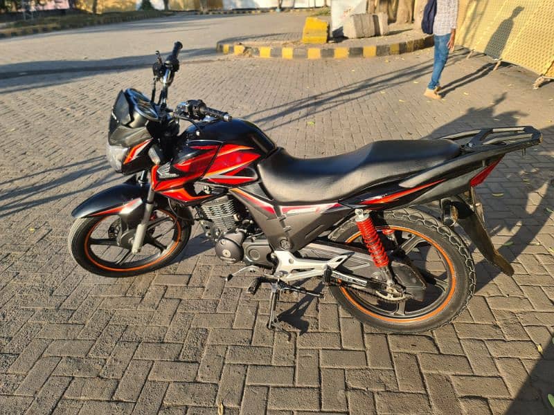 Honda cb150f 10