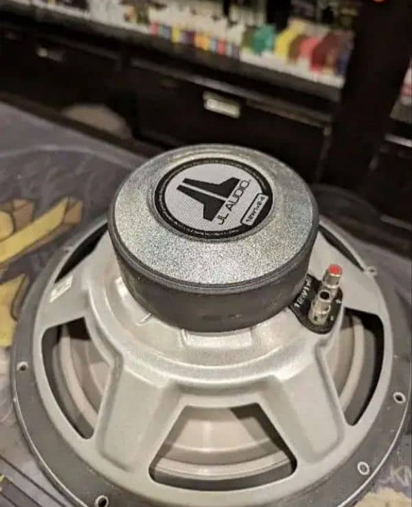 JL Audio 12 W1 V2.4 Sub Woofer 4