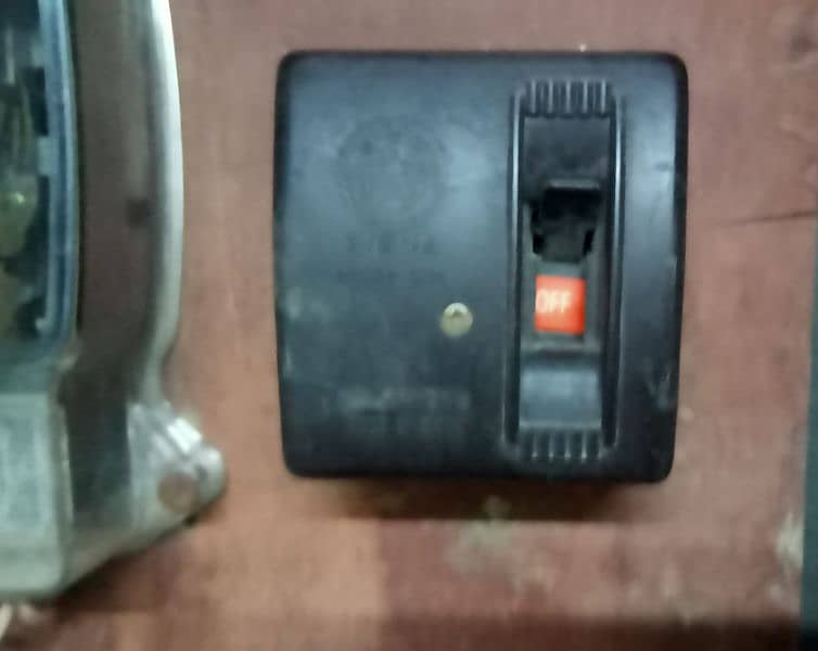 Electric Meter Board with Circuit Breaker 1