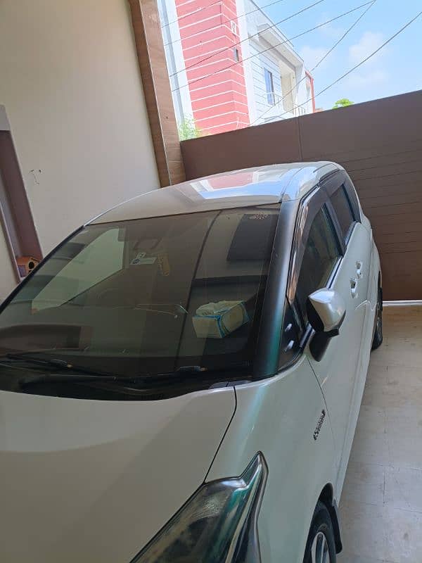 Toyota Sienta 2016 0