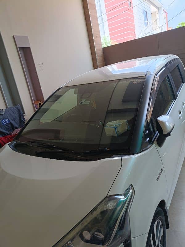 Toyota Sienta 2016 3