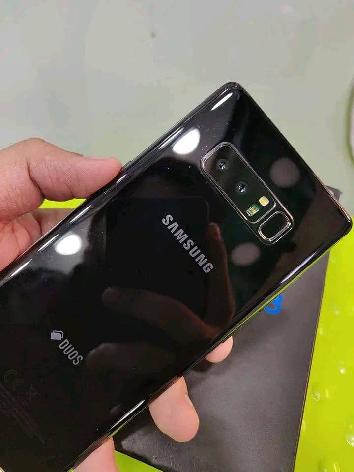 Samsung Mobile Note 8 1