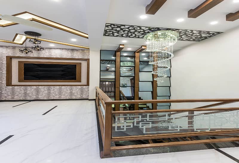 MOST LUXURIOUS SLIGHTLY USED MODERN DESIGN HOUSE NEAR MOSQUE AND PARK 29