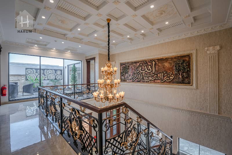 MOST LUXURIOUS SLIGHTLY USED MODERN DESIGN HOUSE NEAR MOSQUE AND PARK 41