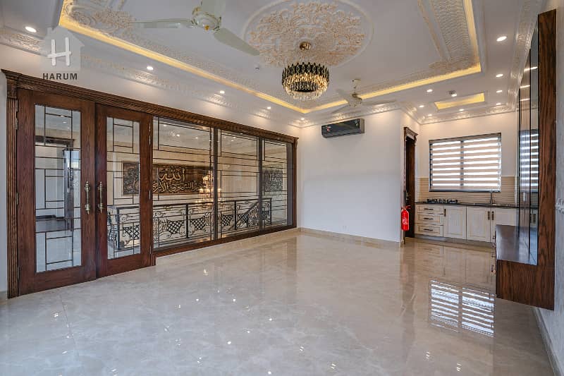 MOST LUXURIOUS SLIGHTLY USED MODERN DESIGN HOUSE NEAR MOSQUE AND PARK 45