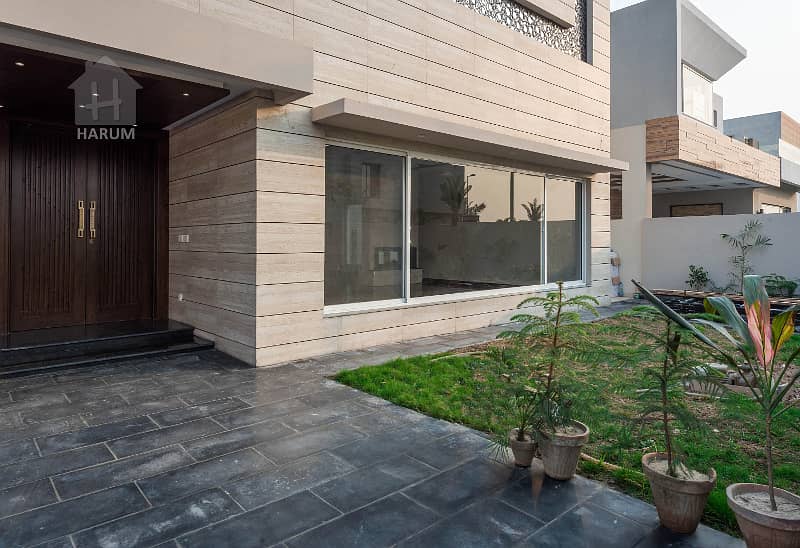 ONE KANAL MODERN SUPER LUXURY BUNGALOW FOR SALE 3