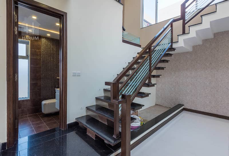 ONE KANAL MODERN SUPER LUXURY BUNGALOW FOR SALE 5