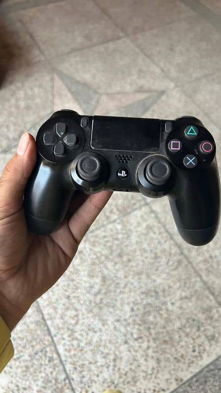 PS4 Slim |Non JailBroken|With Original Controller|With RE4 REMAKE| 1