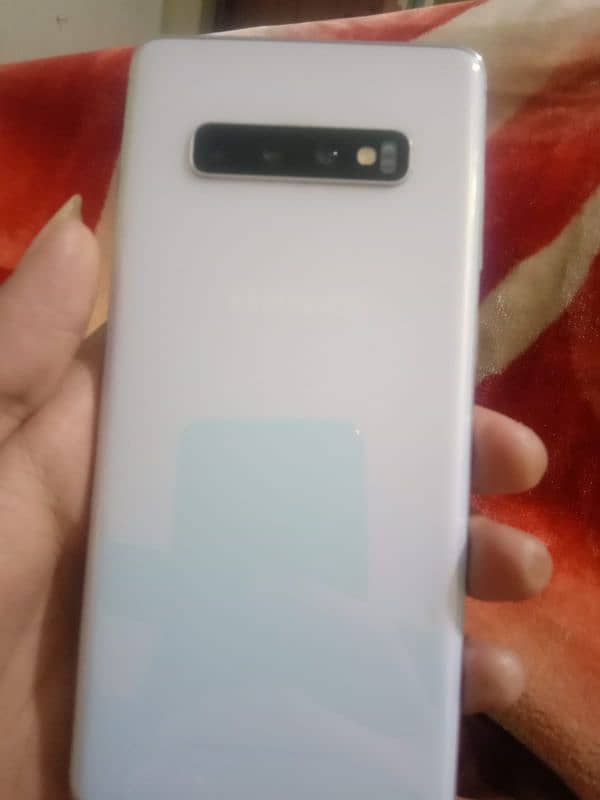 samsung s10 plus 4