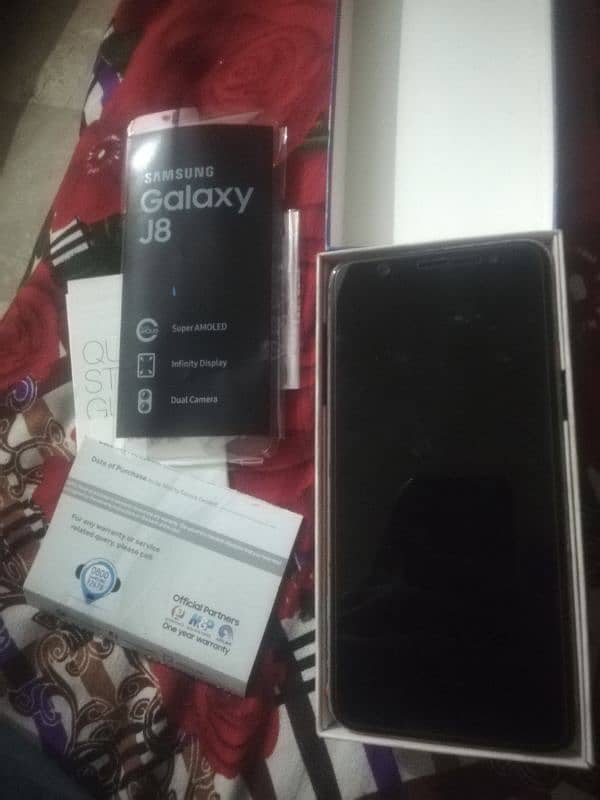 Samsung Galaxy J8 0