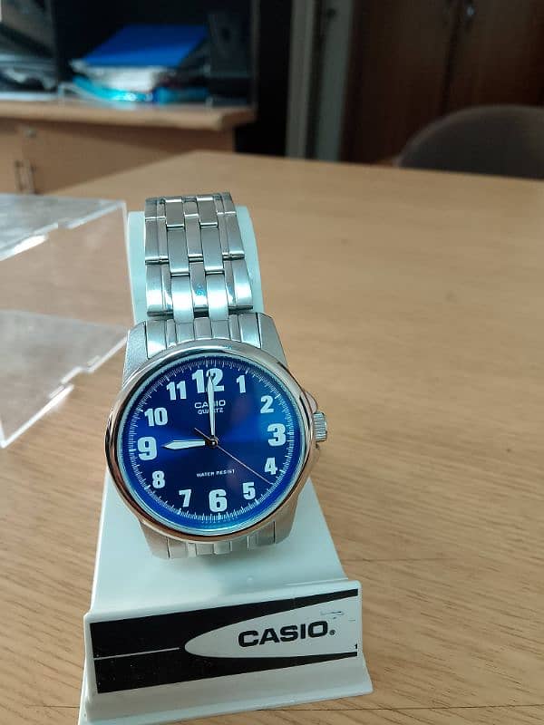 Casio simple watch for sale 0