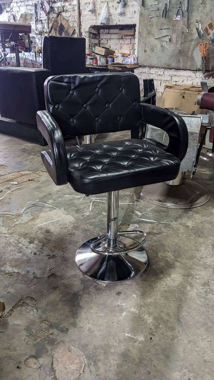 Parlour Chair/Saloon Chair/Shampoo Unit/Pedicure/Facial Bed/Trolley 18