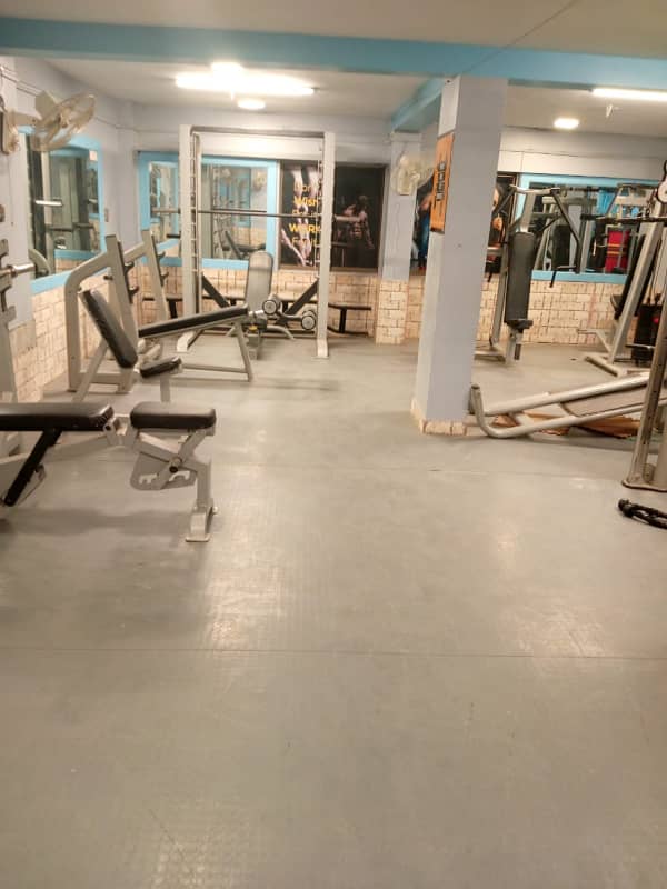 Running Gym 2700 Sq Fts Mezzeine Floor in VIP Block 4 Gulistan e Jauhar 9