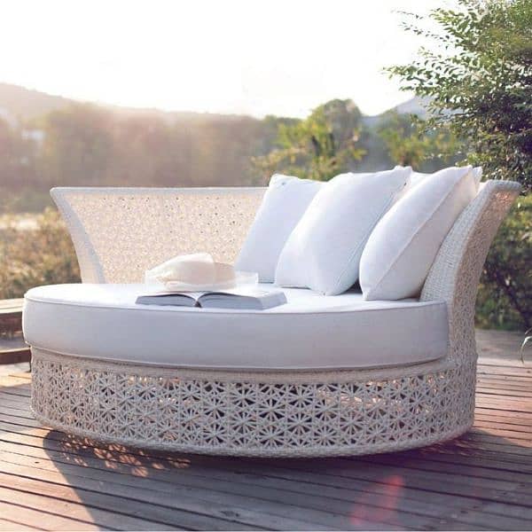 Outdoor patio Rattan sofa set. . . 2