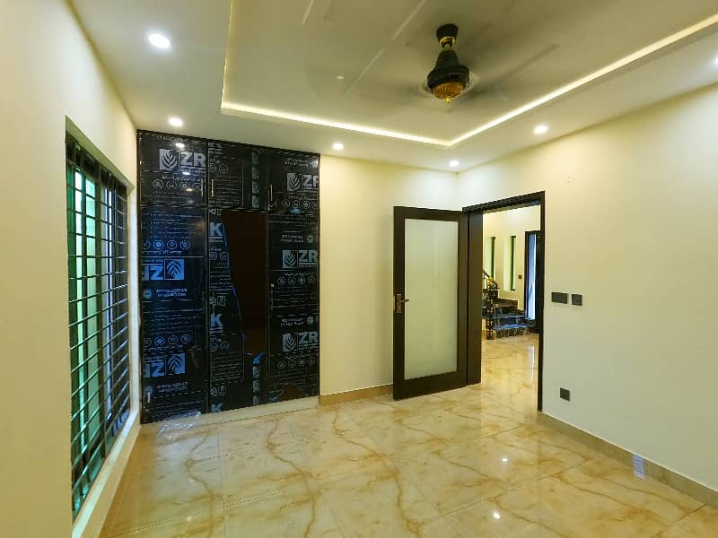 Prime Location 5 Marla House For sale In Lahore 10