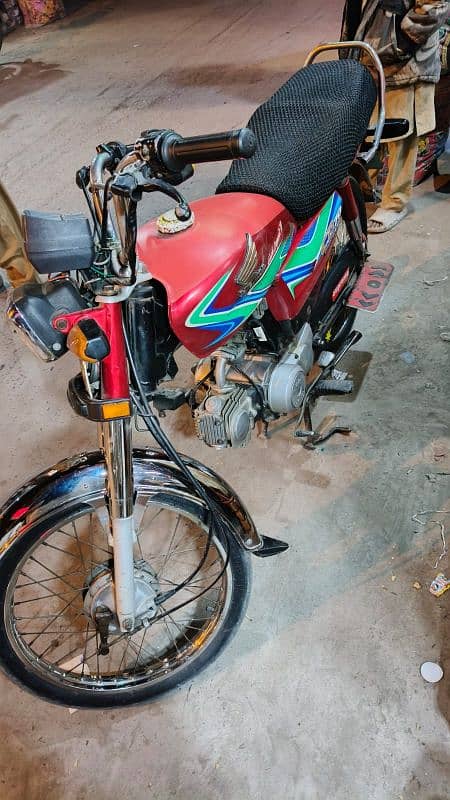 Honda cd 70 watsapp nbr 03060301749 9