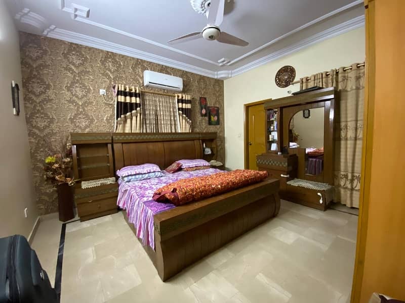 240 Sq. Yd Triple Storey Beautiful House For Sale Jauhar Block 3 11