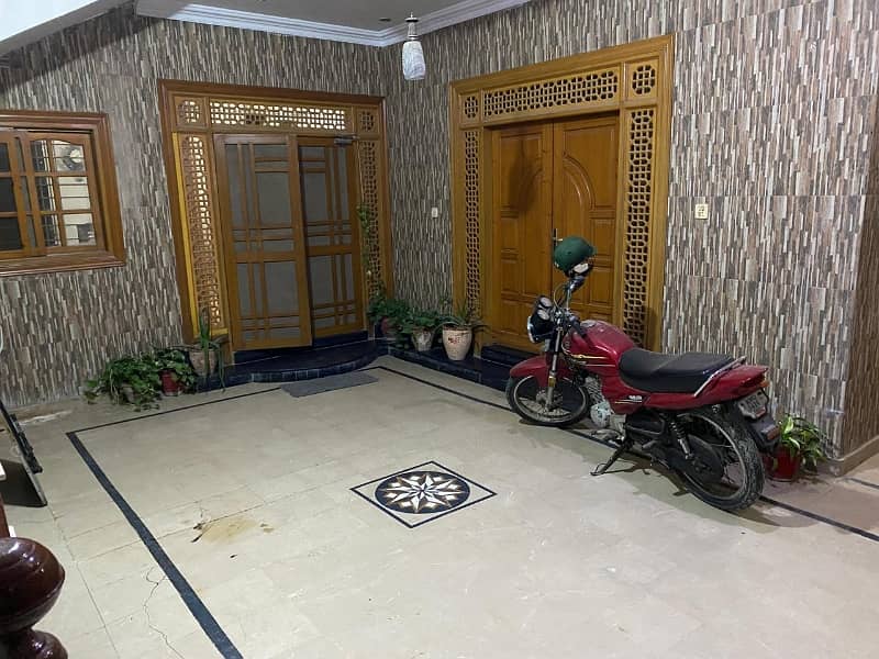 240 Sq. Yd Triple Storey Beautiful House For Sale Jauhar Block 3 15