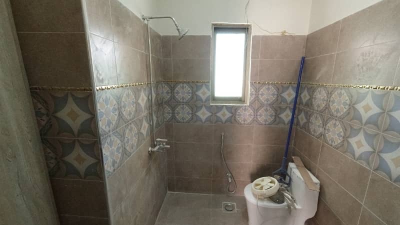 2365 Square Feet Flat For sale In Karachi 6