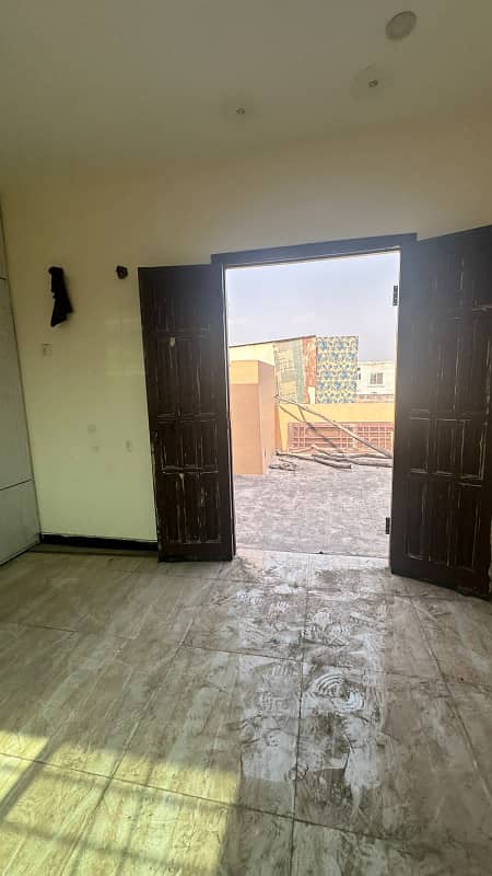 8 Marla house mumty room for rent in bharia town lahore 0