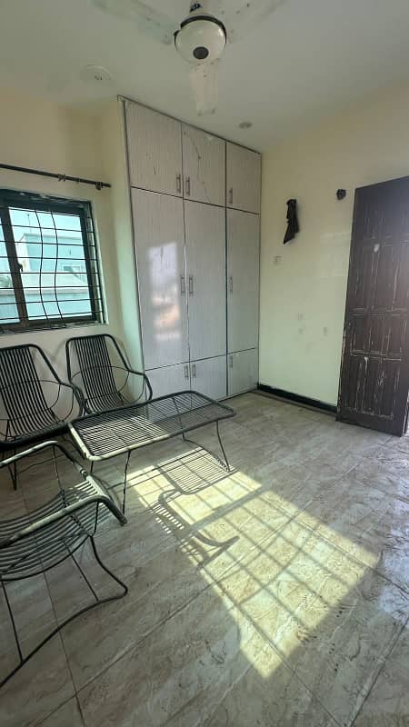 8 Marla house mumty room for rent in bharia town lahore 1