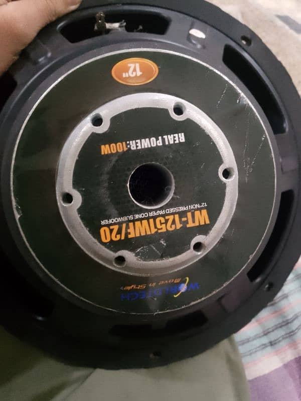 Woofer 1000 watt.   Baser  only 10din use hoea hay bilkul new hay 3