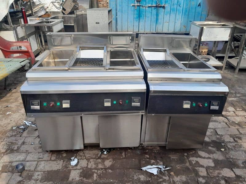 Bakery Counter - Bain Marie - Shawarma Machine - Stoves - Sink - Fryer 14