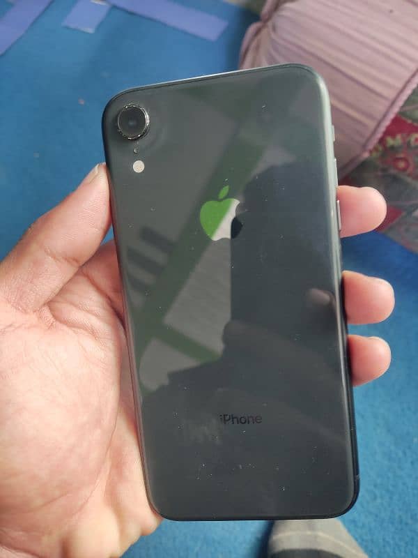 iPhone xr 64gb factory unlock 9.5by10 condition 1