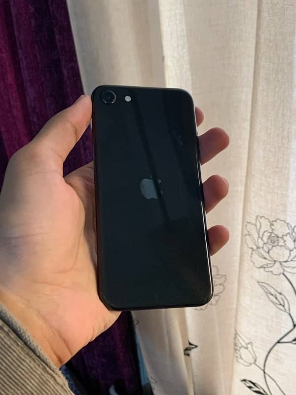 iPhone SE 2020 - 64GB - Non PTA (Good Condition) 1