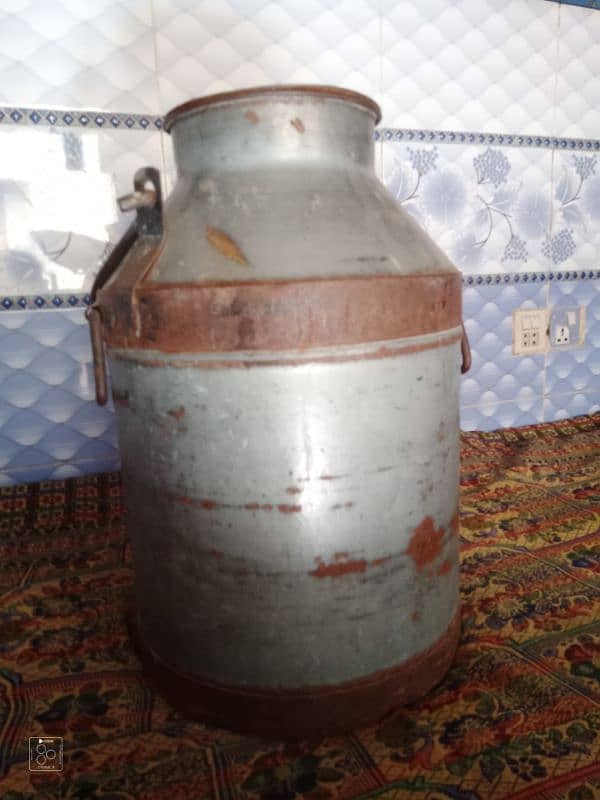 2milk darmiya for sale 40+40kg bilkul new hain use nhi ki one steel 3