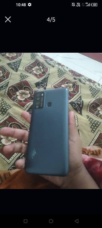 itel vision 2. . . 3/64. . with box charger 3