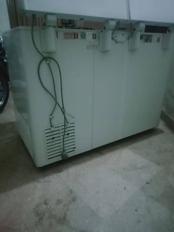 Double door deep freezer 03064395139 1