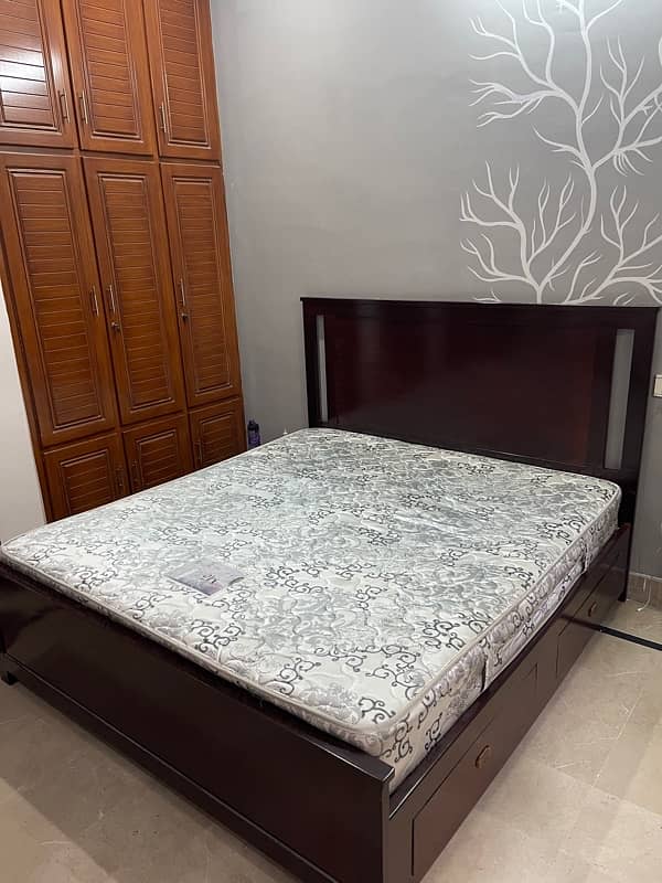 10/10 condition Diamond spring mattress 5