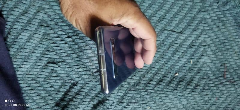 Galaxy S10 computer apprived 8/128 2 dots glass crack can see in pucs 2