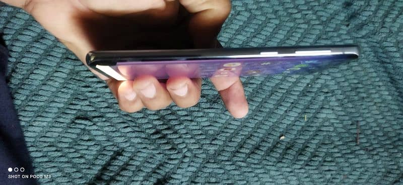 Galaxy S10 computer apprived 8/128 2 dots glass crack can see in pucs 3