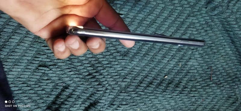 Galaxy S10 computer apprived 8/128 2 dots glass crack can see in pucs 4