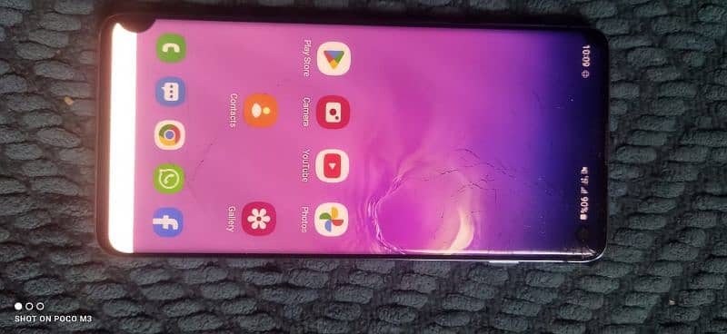 Galaxy S10 computer apprived 8/128 2 dots glass crack can see in pucs 7