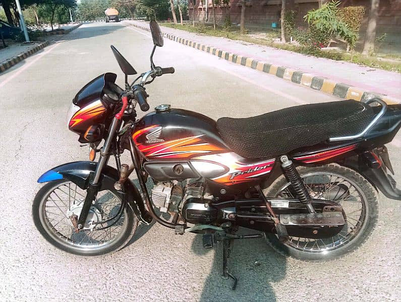 Black Honda Pridor 100 cc 1