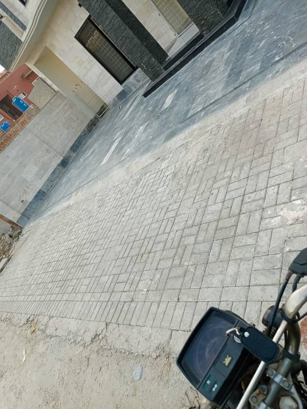 School building for rent in Johar town Main road Near shadiwal chok 4