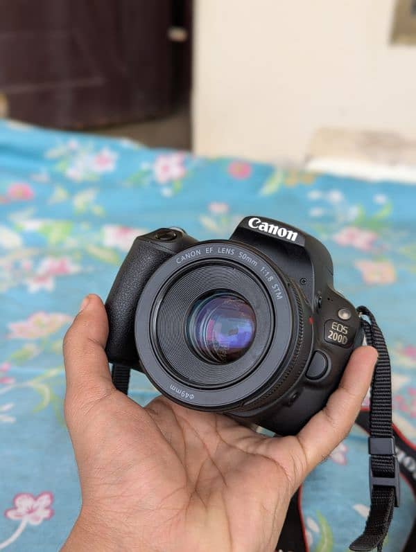 Canon 200d. brand new condition. 50mm. 18-55mm. home used 3