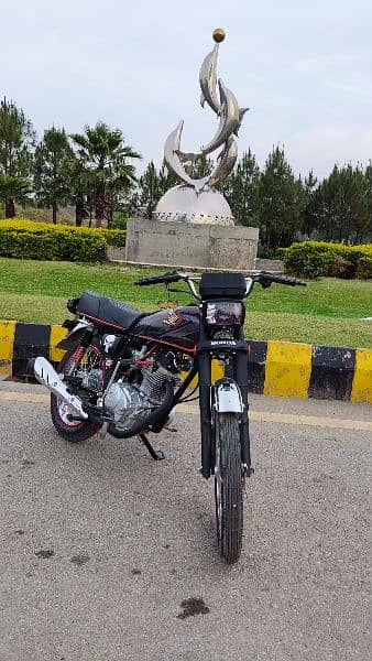 Honda cg 125 condtion 10/10 islamabd register 6000 km driven 1