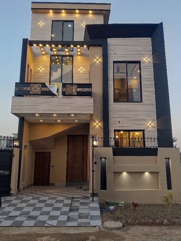 3 MARLA BRAND NEW LUXURY ELEVATION DESIGN MODERN HOUSE AVAILABLE FOR SALE IS PRIME LOCATION FACING 1 KANAL HOUSES FORMANITES HOUSING SCHEME BLOCK -A LAHORE. 1