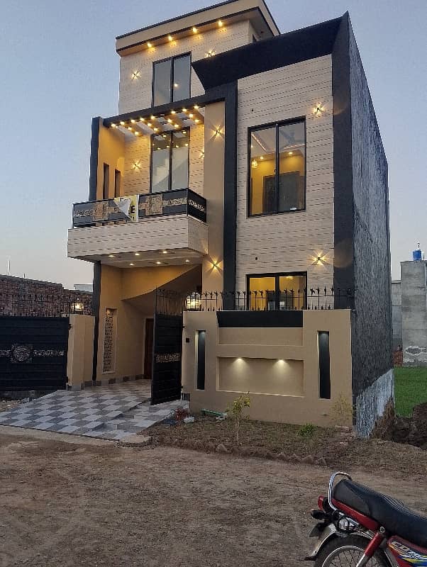 3 MARLA BRAND NEW LUXURY ELEVATION DESIGN MODERN HOUSE AVAILABLE FOR SALE IS PRIME LOCATION FACING 1 KANAL HOUSES FORMANITES HOUSING SCHEME BLOCK -A LAHORE. 2