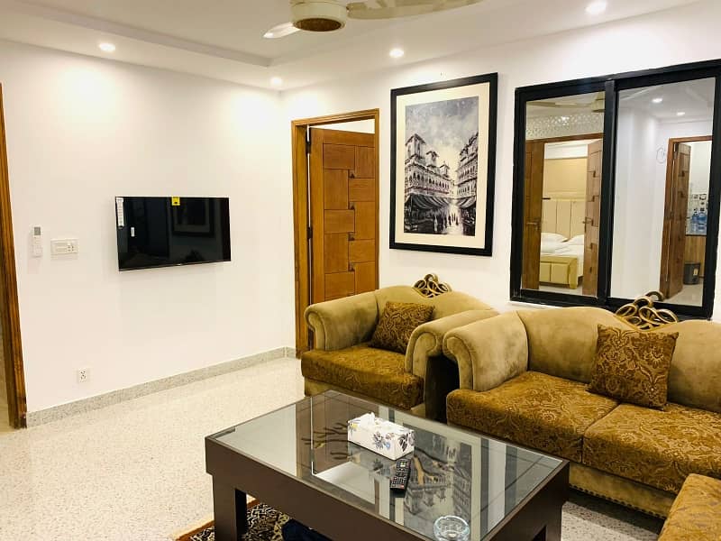 4 MARLA FAMILY FURNISHED BREAD NOW LUXURY ELEVATION DESIGN FAMILY APARTMENT 1ST FLOOR AVAILABLE FOR RENT IN DHA PHASE 8 Ex Air Avenve Lahore .  long time rent 120000. shorts time rent 140000 . 1