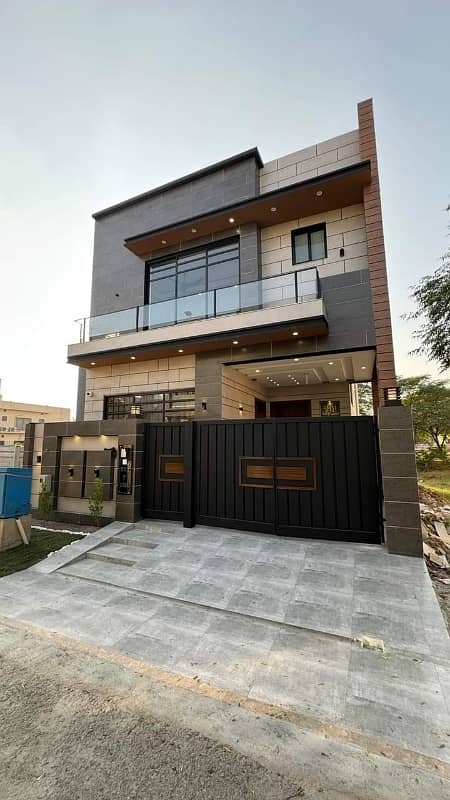 5 Marla 3 Years Old Modern House Available For Sale In Prime Location Formanites Housing Scheme Block N LAHORE. 0