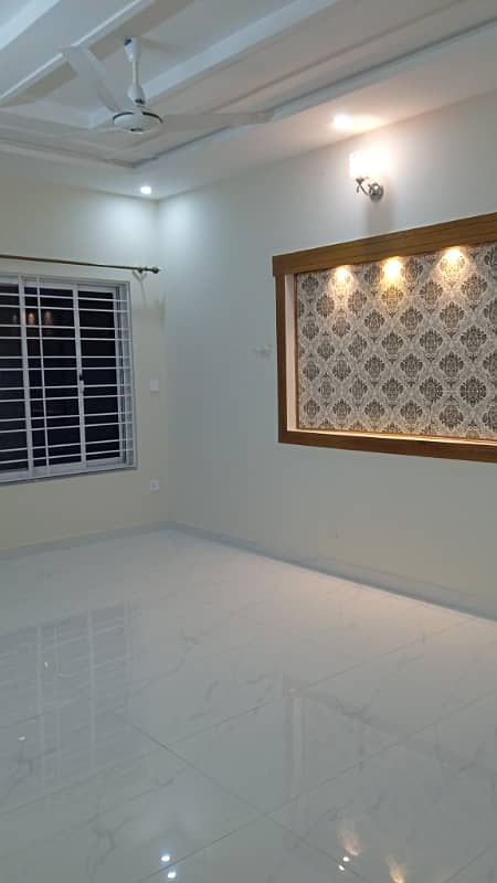 Size 30x60 Upper Portion For Rent In G-13 5