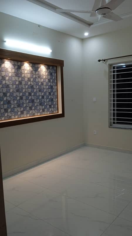 Size 30x60 Upper Portion For Rent In G-13 8